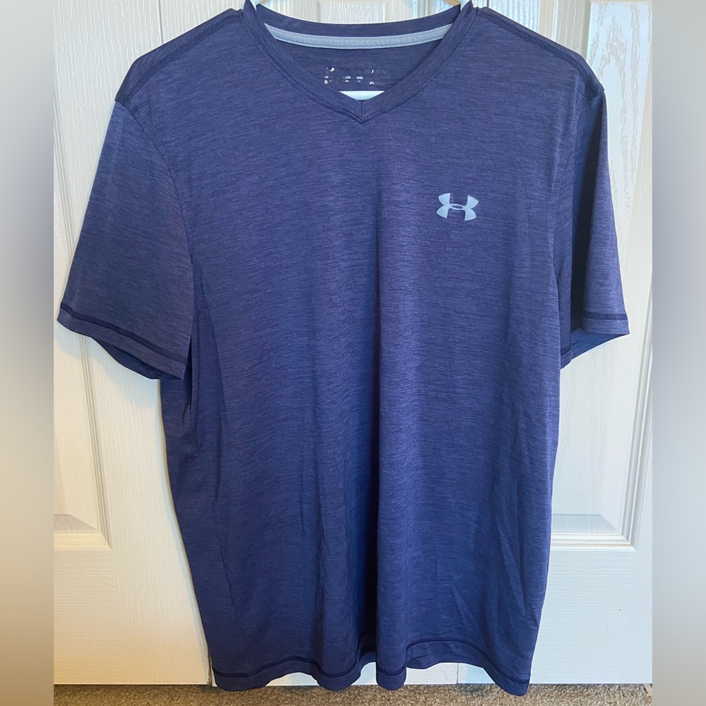 Men's Under Armour V-neck Short Sleeve- medium